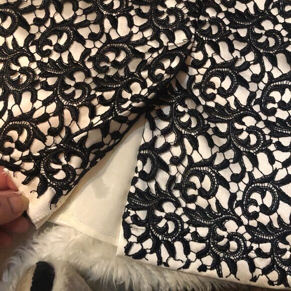 An stunning original JS collection white dress with black overlay. DEAD STOCK - Picture 6 of 9